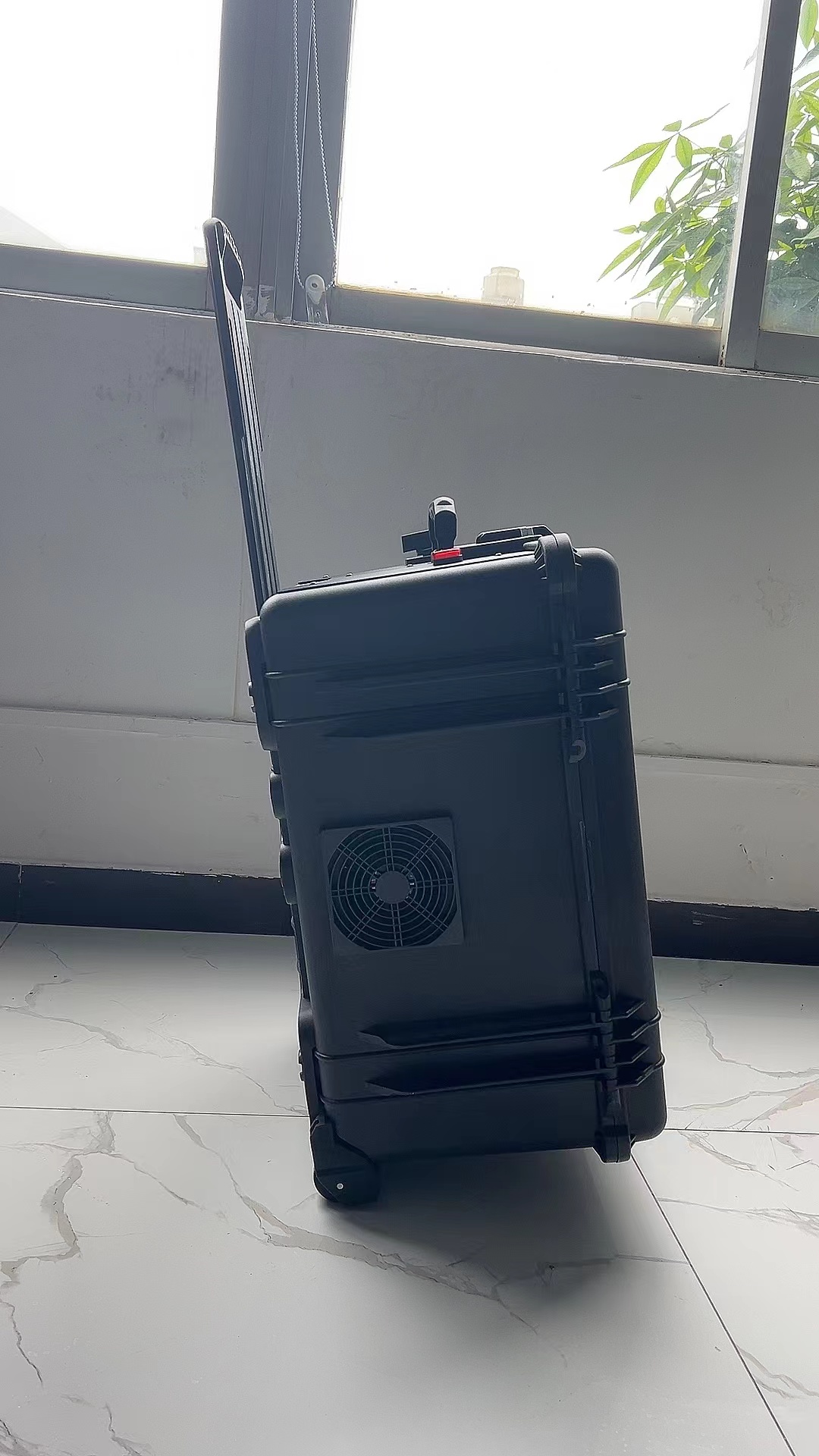 惠来手拉箱型移动通信干扰器